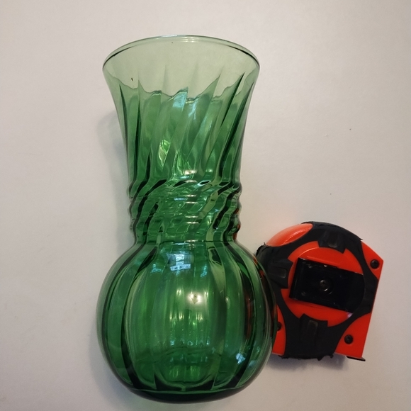 Vintage Indiana Glass ILLUSIONS Pattern GREEN Optic with 3 Rings Design Vase - Picture 6 of 8